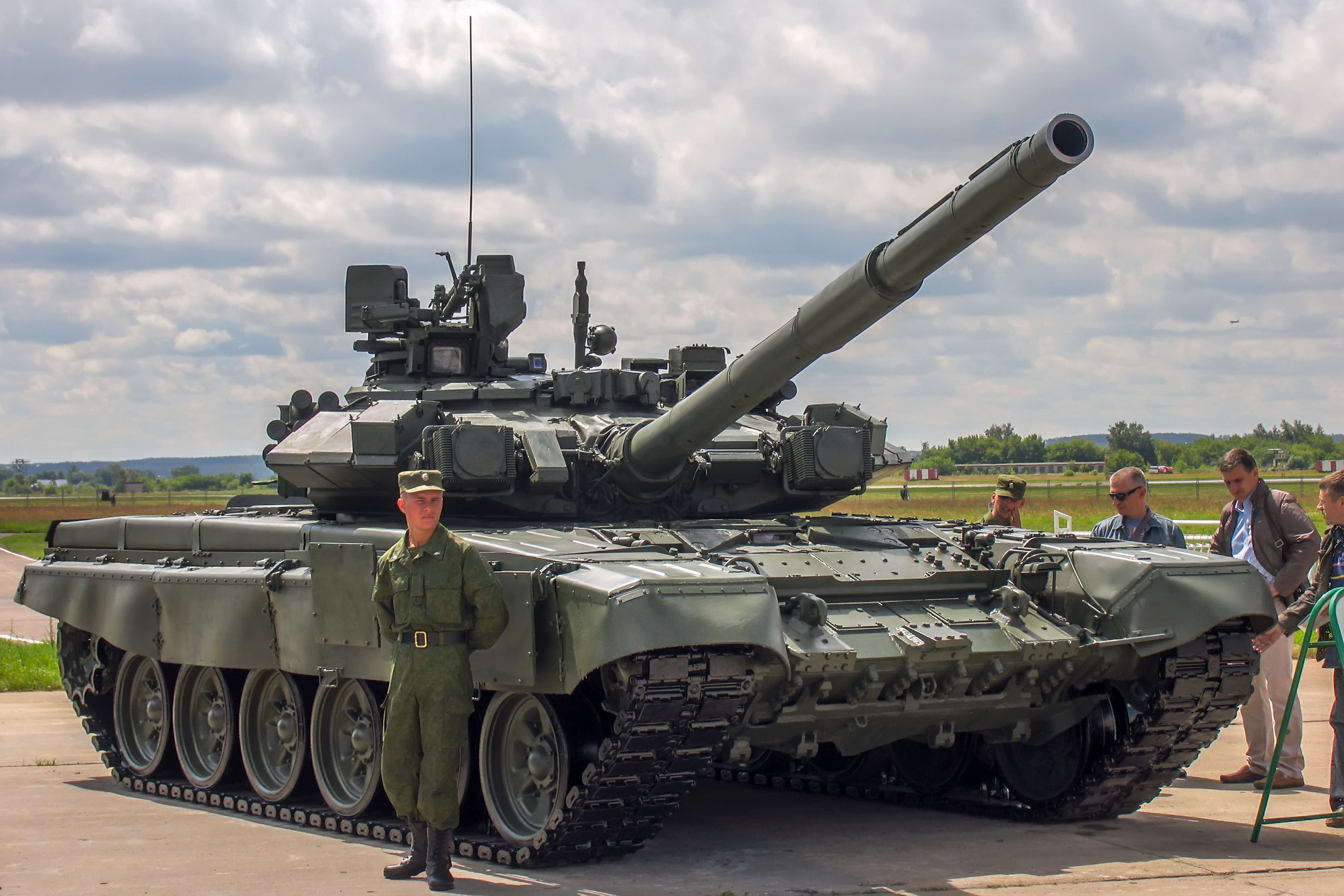T-90A_main_battle_tank_at_Engineering_Technologies_2012.jpg